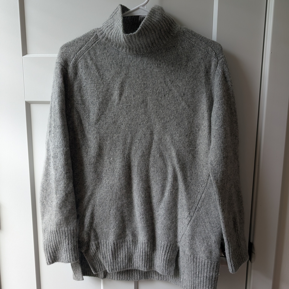 Vince 100% Cashmere Gray Turtleneck Sweater